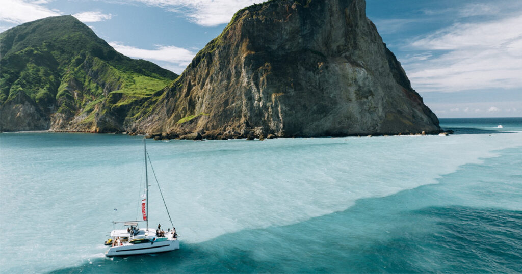 夏日牛奶海包船美景